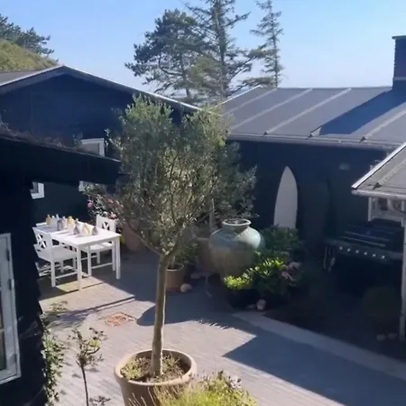 House With Sea View And Atrium Ferienhaus